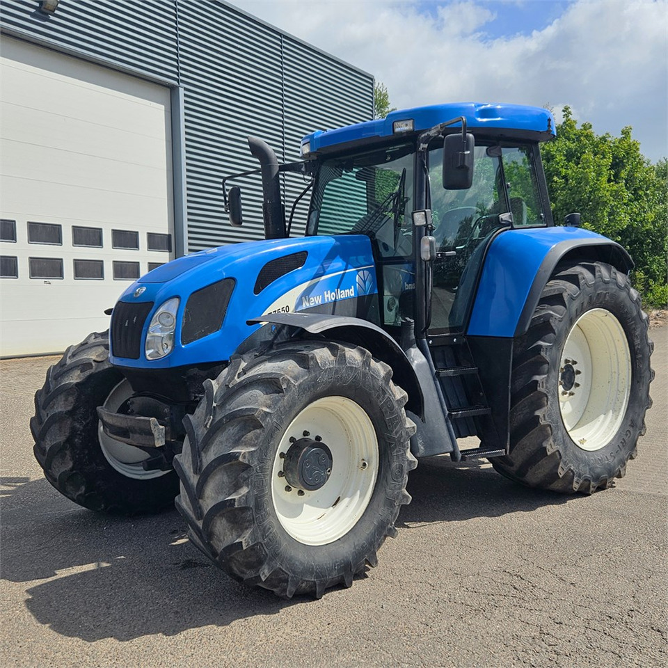 New Holland T7550 - جرار: صورة 1 New Holland T7550 - جرار: صورة 1