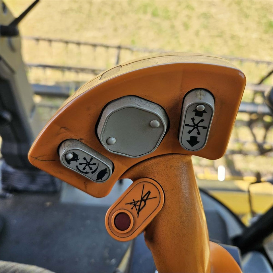 تأجير New Holland TX68 New Holland TX68: صورة 12