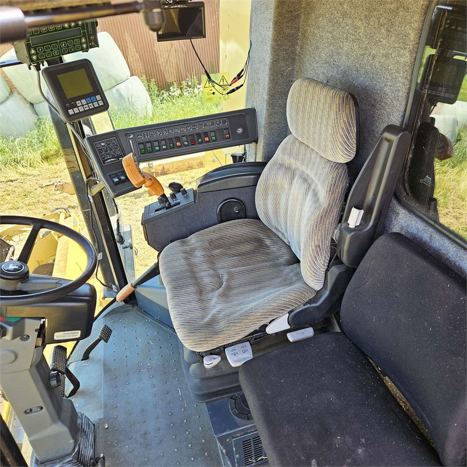 تأجير New Holland TX68 New Holland TX68: صورة 10