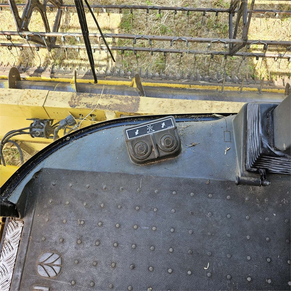 تأجير New Holland TX68 New Holland TX68: صورة 18