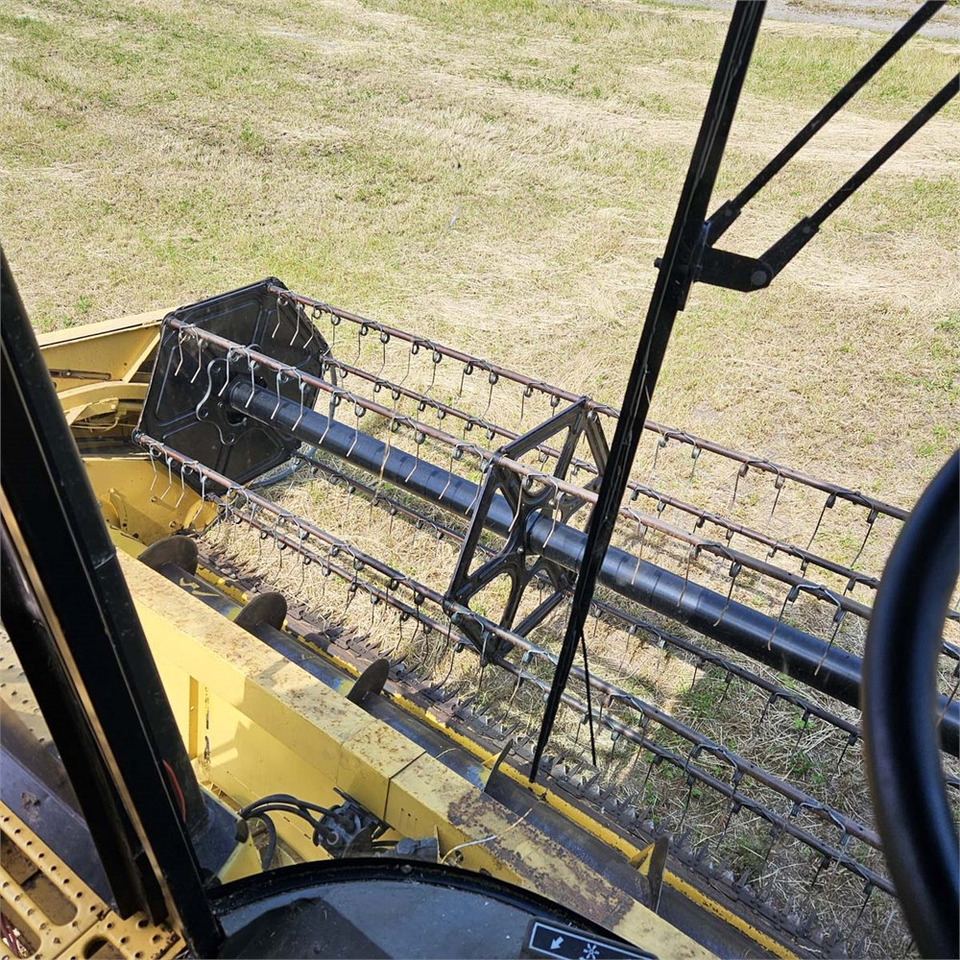 تأجير New Holland TX68 New Holland TX68: صورة 21