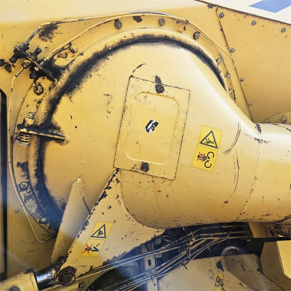 تأجير New Holland TX68 New Holland TX68: صورة 28