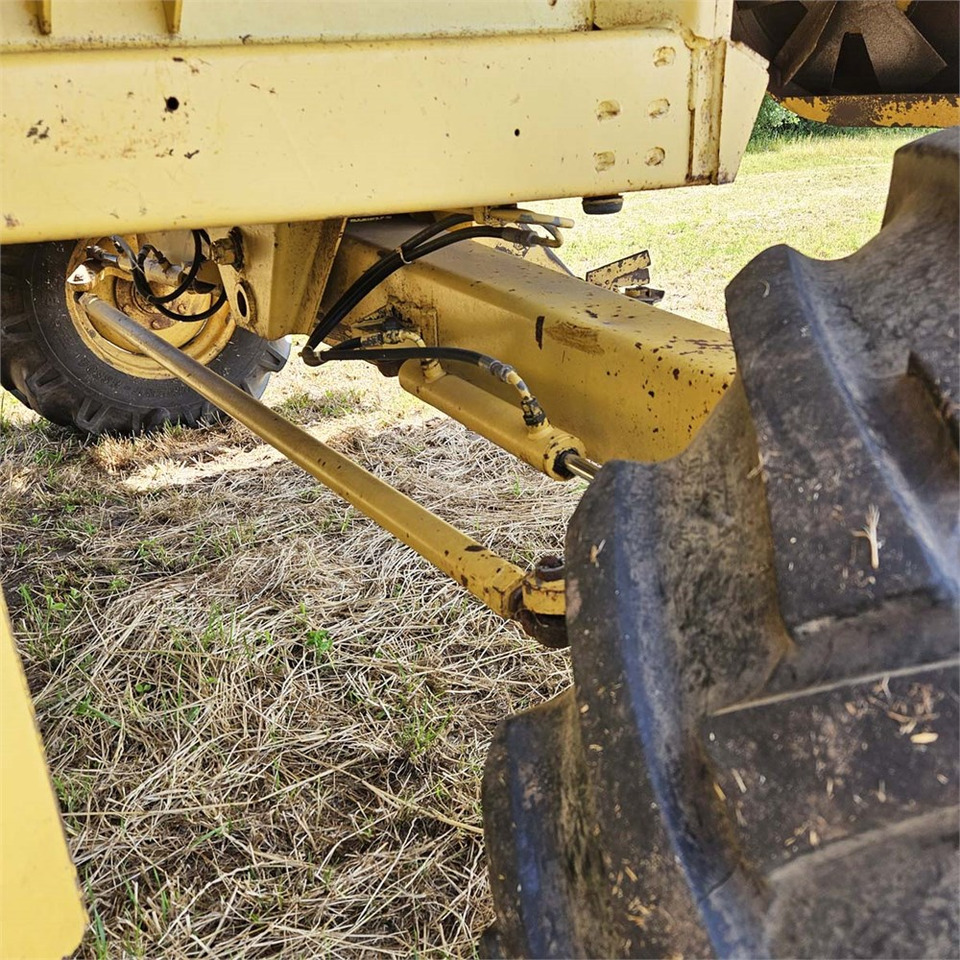 تأجير New Holland TX68 New Holland TX68: صورة 30