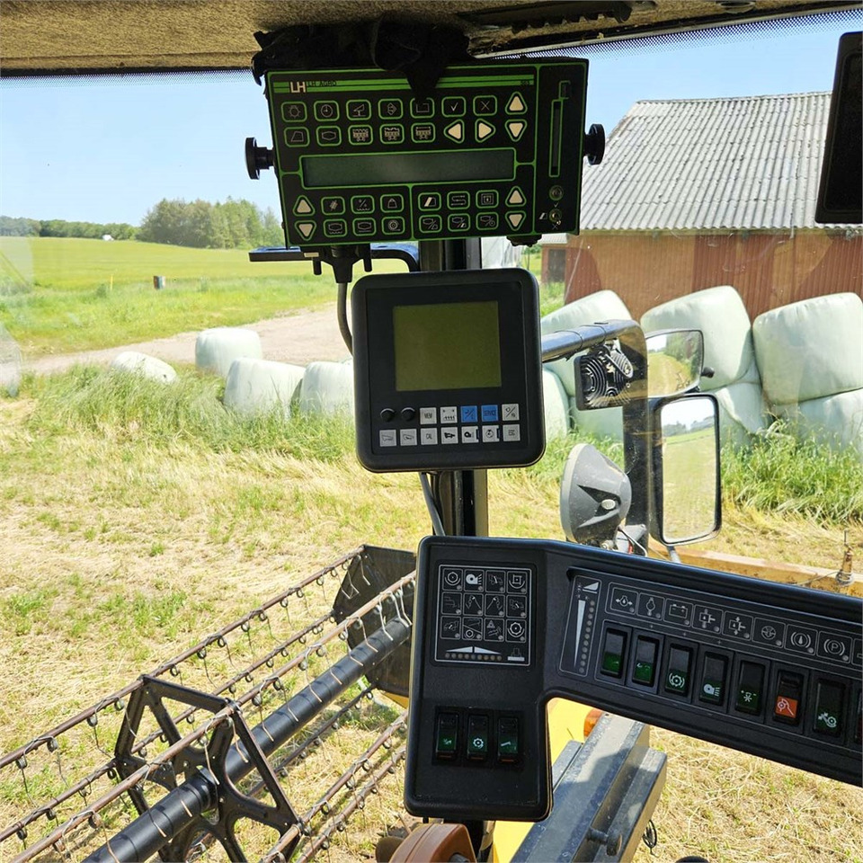 تأجير New Holland TX68 New Holland TX68: صورة 13