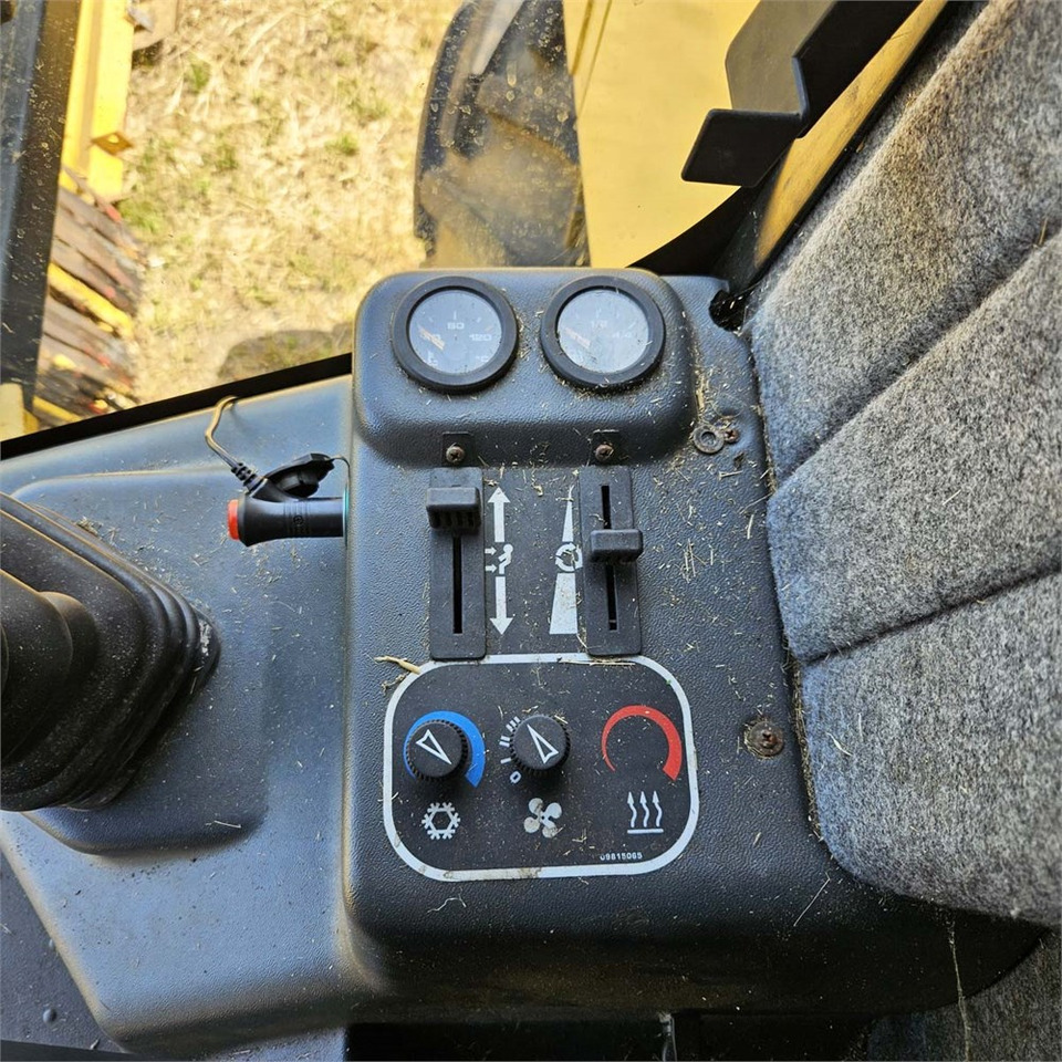 تأجير New Holland TX68 New Holland TX68: صورة 15