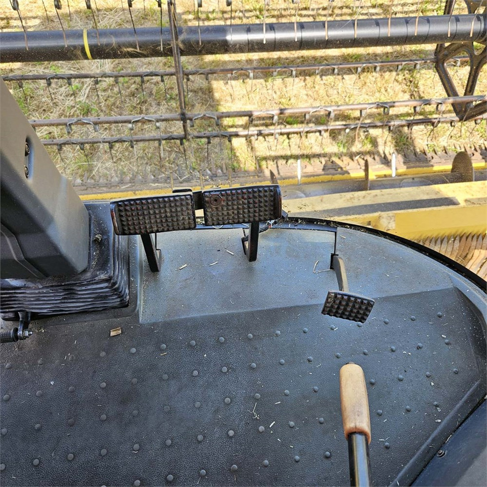 تأجير New Holland TX68 New Holland TX68: صورة 17