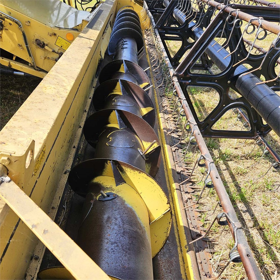 تأجير New Holland TX68 New Holland TX68: صورة 44