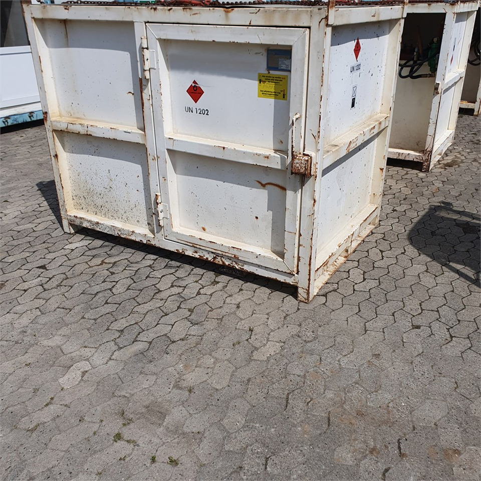 Roug A/S 2000 liter - خزان تخزين: صورة 1 Roug A/S 2000 liter - خزان تخزين: صورة 1