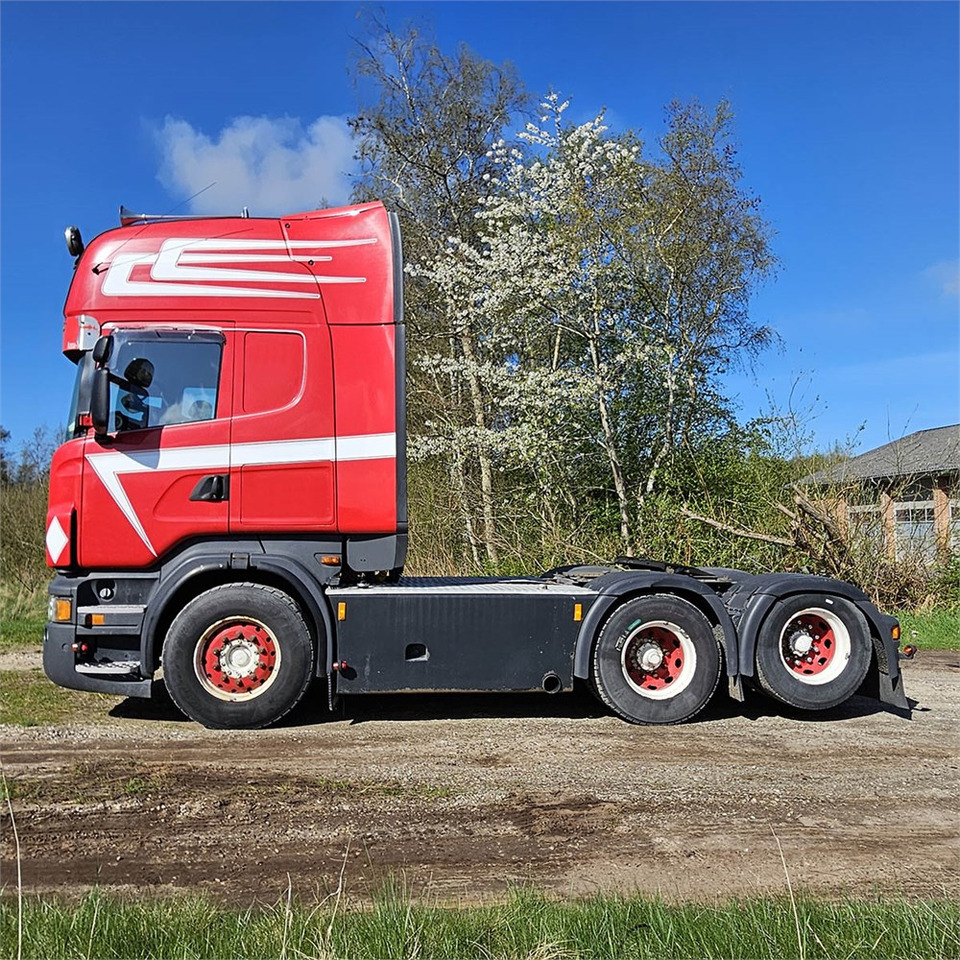 Scania R 560 LA6X2 HNB - مقطورة السحب: صورة 2 Scania R 560 LA6X2 HNB - مقطورة السحب: صورة 2