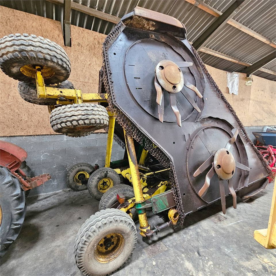 Spearhead Multicut 820 - ماكينات نشر التبن: صورة 2 Spearhead Multicut 820 - ماكينات نشر التبن: صورة 2