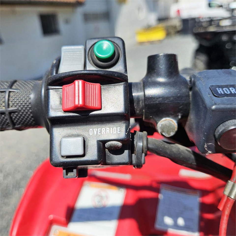 عربة جميع التضاريس/ رباعية العجلات Suzuki Kingquad 700 4x4 Quadmatic I.R.S.: صورة 22 عربة جميع التضاريس/ رباعية العجلات Suzuki Kingquad 700 4x4 Quadmatic I.R.S.: صورة 22