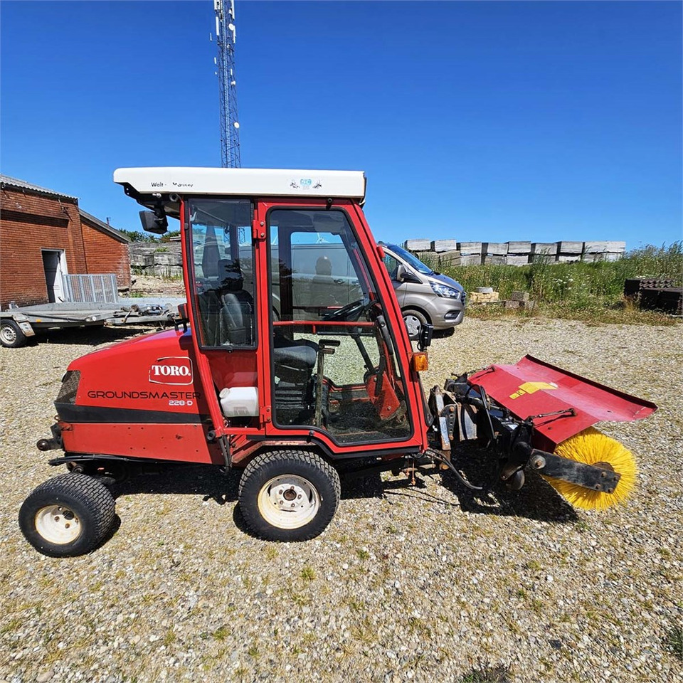Toro Groundsmaster 228 D - سيارة خدمات/ سيارة خاصة: صورة 3 Toro Groundsmaster 228 D - سيارة خدمات/ سيارة خاصة: صورة 3
