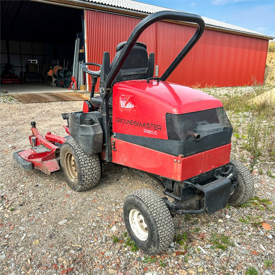 Toro Groundsmaster 3280 D - جزازة عشب الحدائق: صورة 5 Toro Groundsmaster 3280 D - جزازة عشب الحدائق: صورة 5