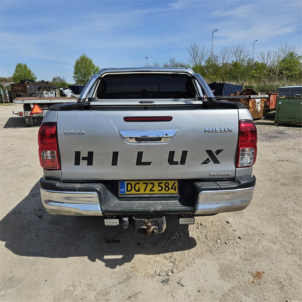 Toyota Hillux - شاحنة البيك أب: صورة 4 Toyota Hillux - شاحنة البيك أب: صورة 4