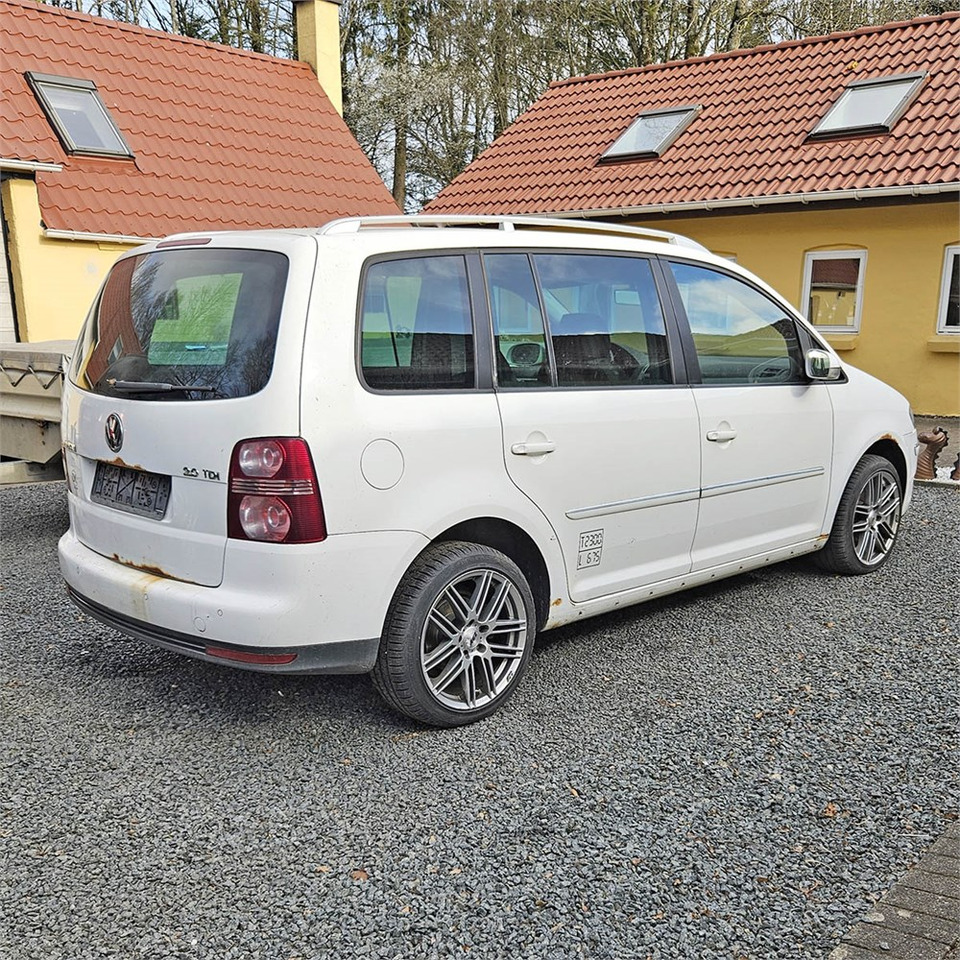 VW Touran Van 2,0 tdi automatisk - سيارة: صورة 3 VW Touran Van 2,0 tdi automatisk - سيارة: صورة 3