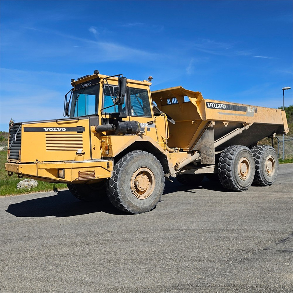 Volvo A25 C - شاحنة مفصلية: صورة 1 Volvo A25 C - شاحنة مفصلية: صورة 1