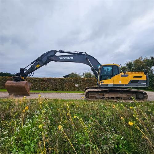 Volvo EC300 DL - حفار زاحف: صورة 3 Volvo EC300 DL - حفار زاحف: صورة 3