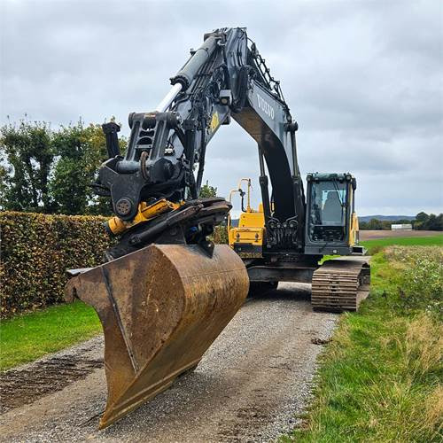 Volvo EC300 DL - حفار زاحف: صورة 5 Volvo EC300 DL - حفار زاحف: صورة 5