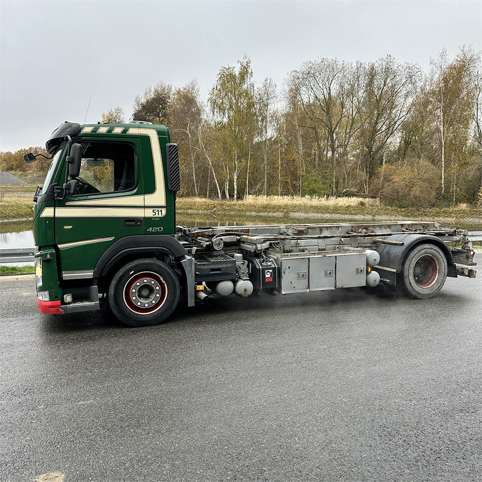 Volvo FM-330 - شاحنة - نظام الكابلات: صورة 2 Volvo FM-330 - شاحنة - نظام الكابلات: صورة 2