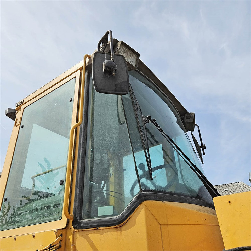 اللودر بعجل Volvo L90C: صورة 24