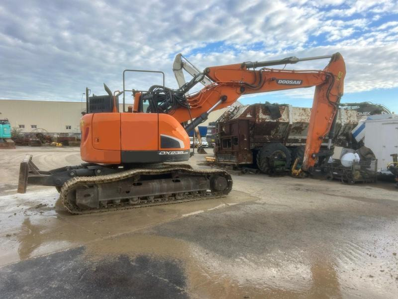 Doosan DX 235 LCR-5 - حفار زاحف: صورة 2 Doosan DX 235 LCR-5 - حفار زاحف: صورة 2