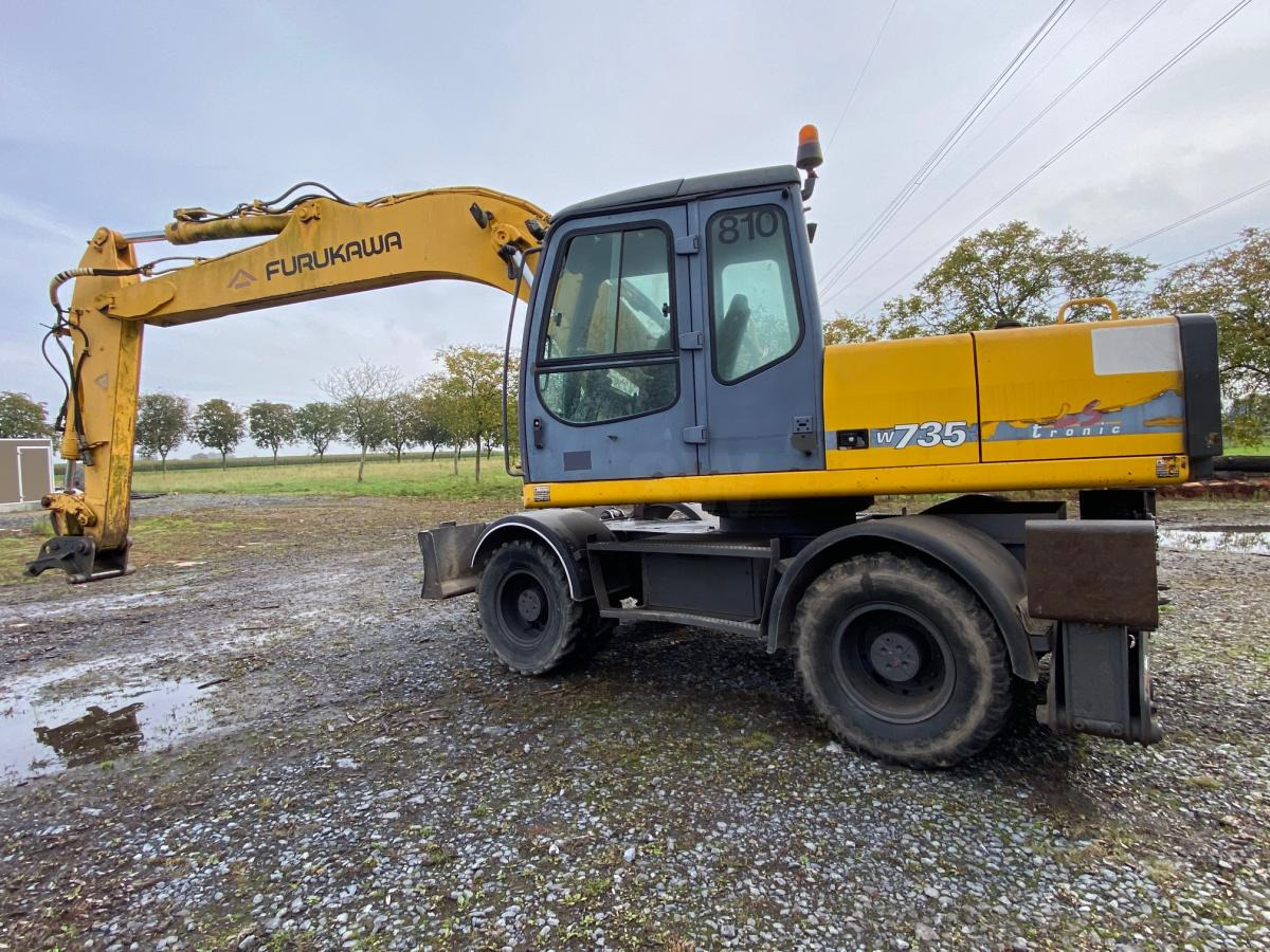 Furukawa W 735 - حفار ذو عجلات: صورة 2 Furukawa W 735 - حفار ذو عجلات: صورة 2