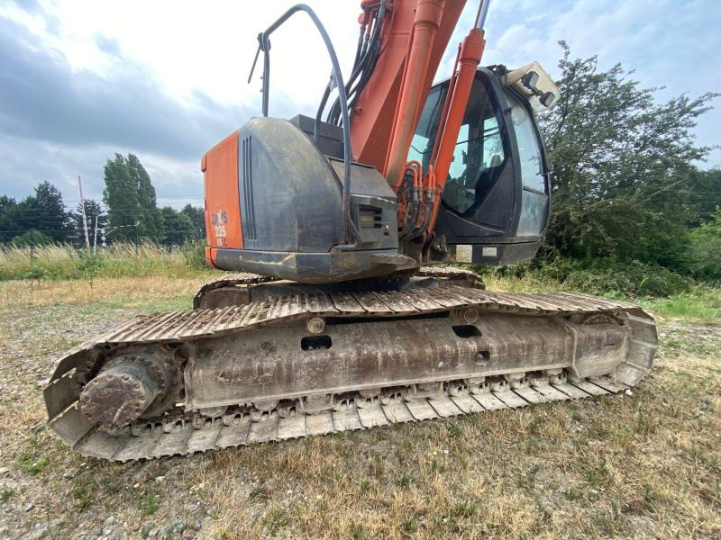Hitachi ZX225USLC-3 - حفار زاحف: صورة 5 Hitachi ZX225USLC-3 - حفار زاحف: صورة 5