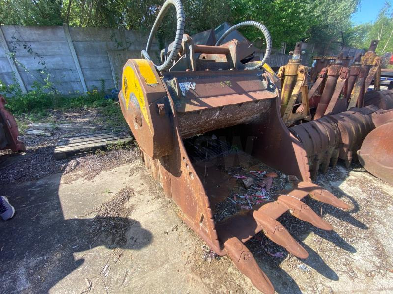 MB BF 120-4 - بكت - آلات الإنشاء: صورة 1 MB BF 120-4 - بكت - آلات الإنشاء: صورة 1