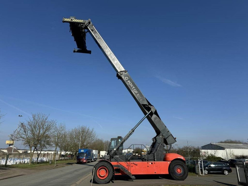 Linde C4540TL - آلة حمل الحاويات في الأماكن الصغيرة: صورة 3 Linde C4540TL - آلة حمل الحاويات في الأماكن الصغيرة: صورة 3