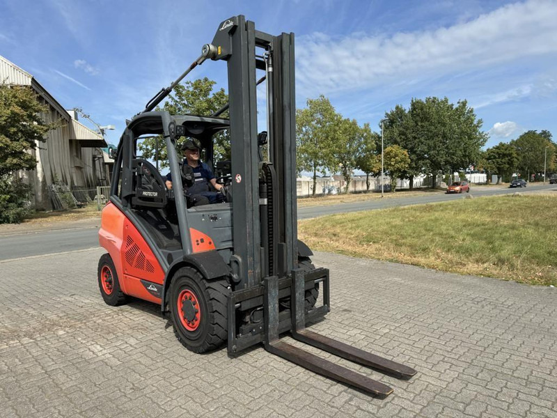 Linde H50T - رافعة شوكية تعمل بالغاز: صورة 3 Linde H50T - رافعة شوكية تعمل بالغاز: صورة 3
