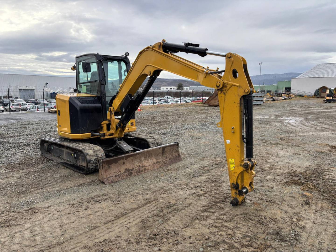 CAT 305 - حفار زاحف: صورة 1 CAT 305 - حفار زاحف: صورة 1