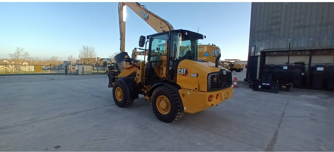 CAT 906 - اللودر بعجل: صورة 4 CAT 906 - اللودر بعجل: صورة 4