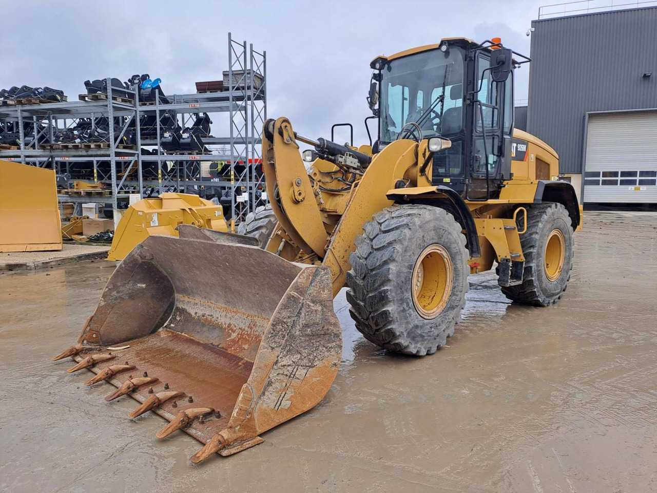 CAT 926M - اللودر بعجل: صورة 2 CAT 926M - اللودر بعجل: صورة 2