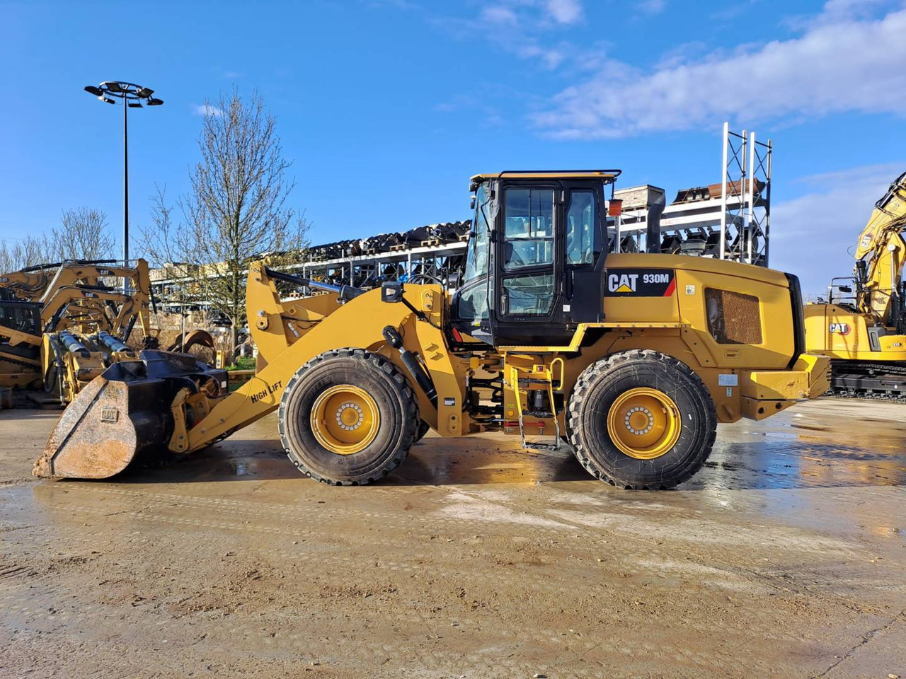 CAT 930M - اللودر بعجل: صورة 1 CAT 930M - اللودر بعجل: صورة 1