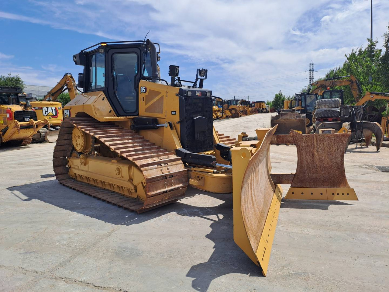 CAT D5 - بلدوزر: صورة 2 CAT D5 - بلدوزر: صورة 2