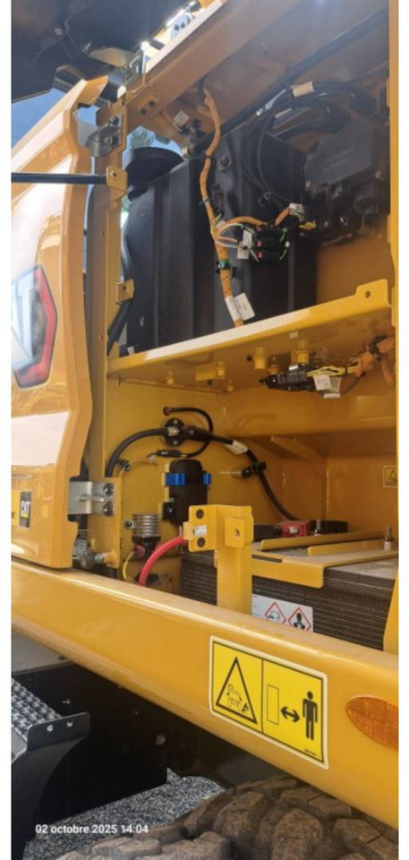 حفار ذو عجلات CAT M318-07: صورة 17