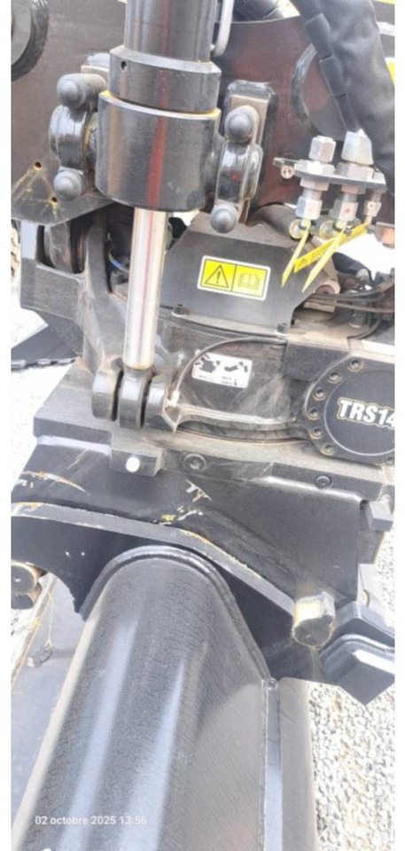 حفار ذو عجلات CAT M318-07: صورة 12