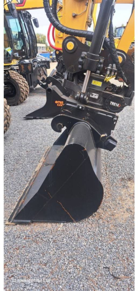 حفار ذو عجلات CAT M318-07: صورة 11