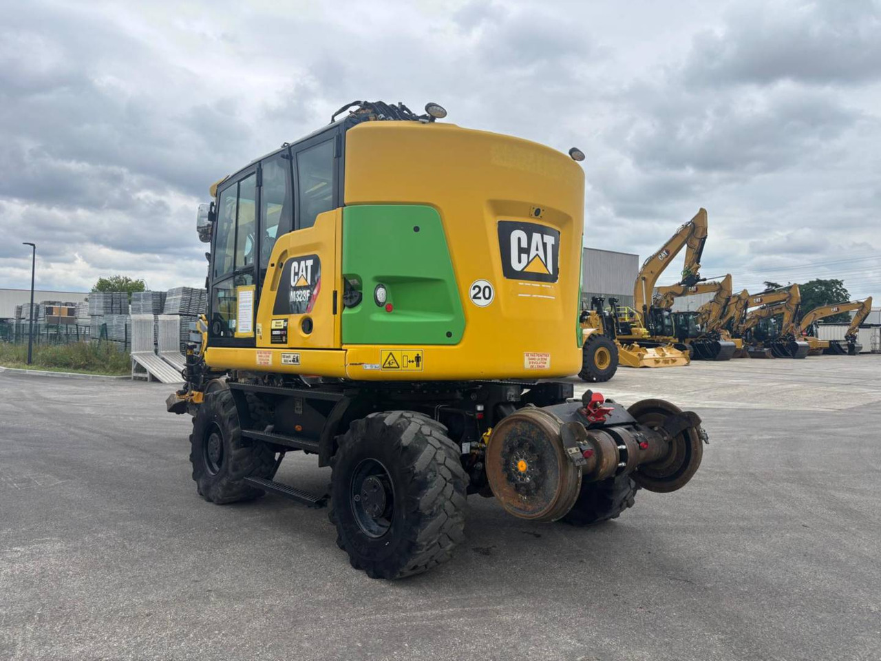 CAT M323F - حفار ذو عجلات: صورة 3 CAT M323F - حفار ذو عجلات: صورة 3