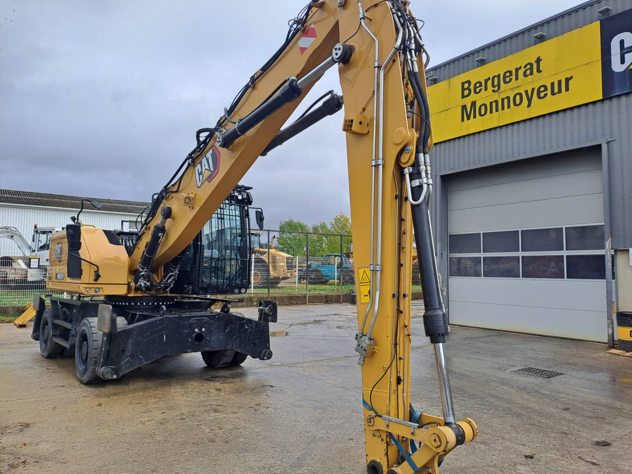 CAT MH3024 - حفار ذو عجلات: صورة 2 CAT MH3024 - حفار ذو عجلات: صورة 2