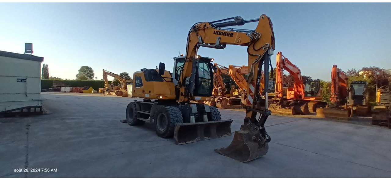 LIEBHERR A912 - حفار ذو عجلات: صورة 2 LIEBHERR A912 - حفار ذو عجلات: صورة 2