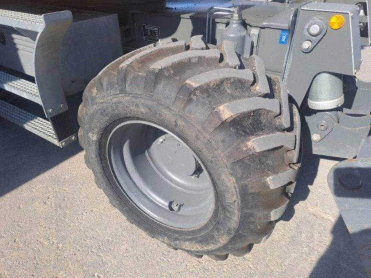 حفار ذو عجلات LIEBHERR A913: صورة 11 حفار ذو عجلات LIEBHERR A913: صورة 11