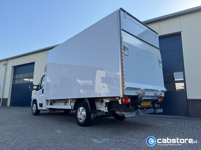 Fiat Ducato 2.3 Multijet 160 Pk Euro 6 - Bouwjaar 2021 - Handgeschakeld 6 speed - Airco - 3 zitplaatsen - Laadklep - شاحنة صندوقية: صورة 3 Fiat Ducato 2.3 Multijet 160 Pk Euro 6 - Bouwjaar 2021 - Handgeschakeld 6 speed - Airco - 3 zitplaatsen - Laadklep - شاحنة صندوقية: صورة 3