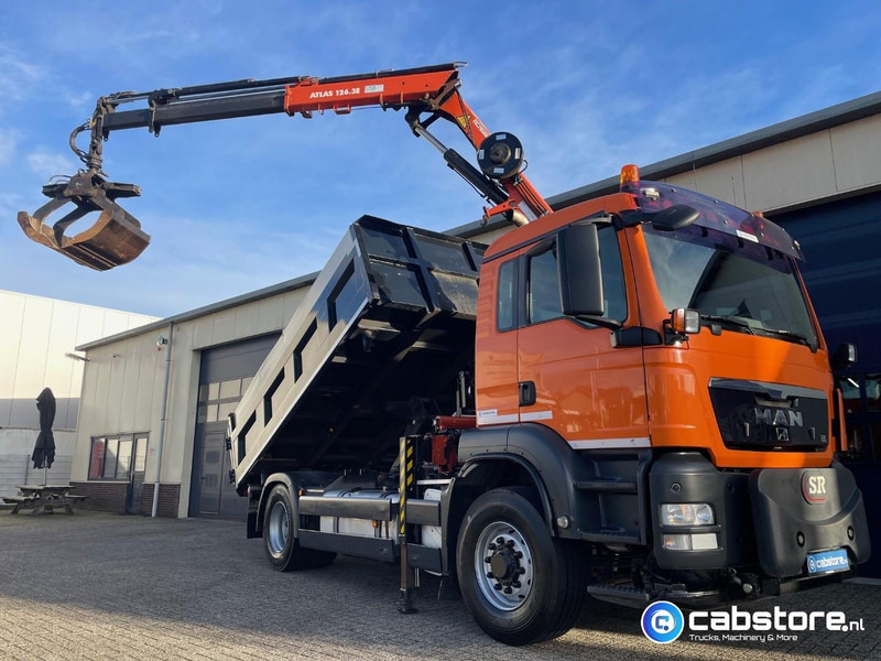 MAN TGS 18.320 4X4H BL EEV Euro 5 - ATLAS 126.3E Laadkraan - 2-zijdige kipper - Bouwjaar 2013 - Km 205.974 !! - Good condition - NL Truck - شاحنة قلاب, شاحنة كرين: صورة 2 MAN TGS 18.320 4X4H BL EEV Euro 5 - ATLAS 126.3E Laadkraan - 2-zijdige kipper - Bouwjaar 2013 - Km 205.974 !! - Good condition - NL Truck - شاحنة قلاب, شاحنة كرين: صورة 2
