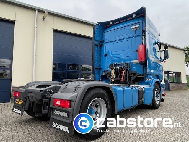 Scania R450 LA4X2MNA Euro 6 Topline Scania R450 LA4X2MNA Euro 6 - Topline - 2 Dieseltanks - Bouwjaar 2015 - Good condition - مقطورة السحب: صورة 4 Scania R450 LA4X2MNA Euro 6 Topline Scania R450 LA4X2MNA Euro 6 - Topline - 2 Dieseltanks - Bouwjaar 2015 - Good condition - مقطورة السحب: صورة 4
