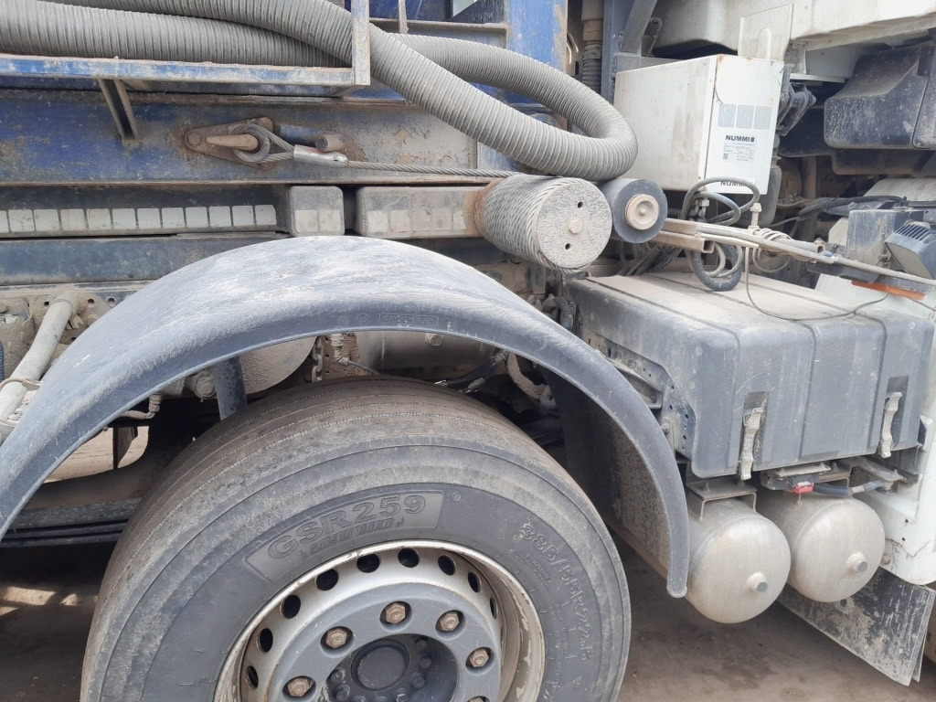 شاحنة قلاب Iveco Stralis X-Way 350X57: صورة 7