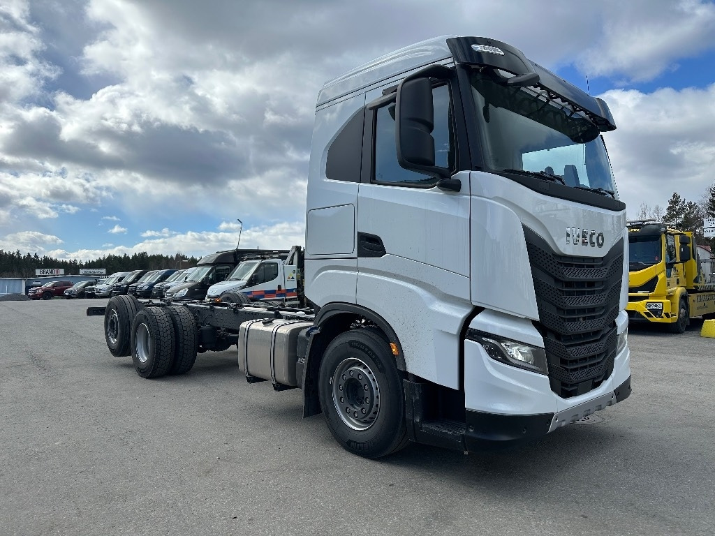 Iveco X-Way AS260X530 heti toimitukseen - شاحنة بهيكل معدني للمقصورة: صورة 3 Iveco X-Way AS260X530 heti toimitukseen - شاحنة بهيكل معدني للمقصورة: صورة 3