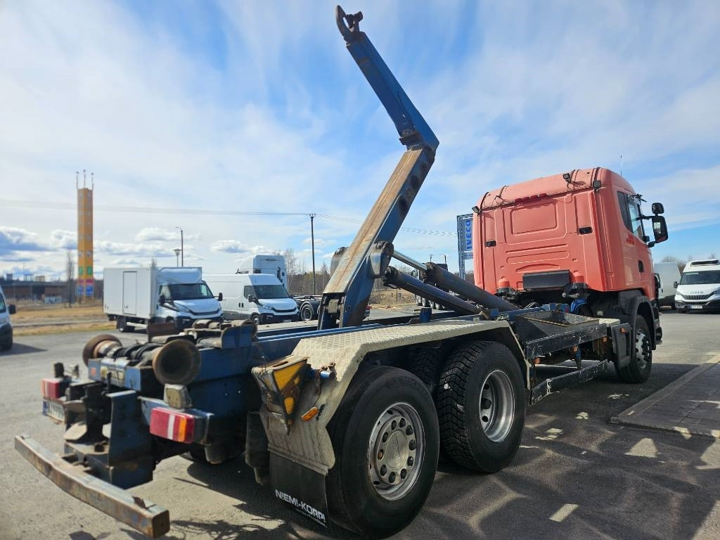 Scania R124 6x2*4 - شاحنة برافعة خطافية: صورة 4 Scania R124 6x2*4 - شاحنة برافعة خطافية: صورة 4