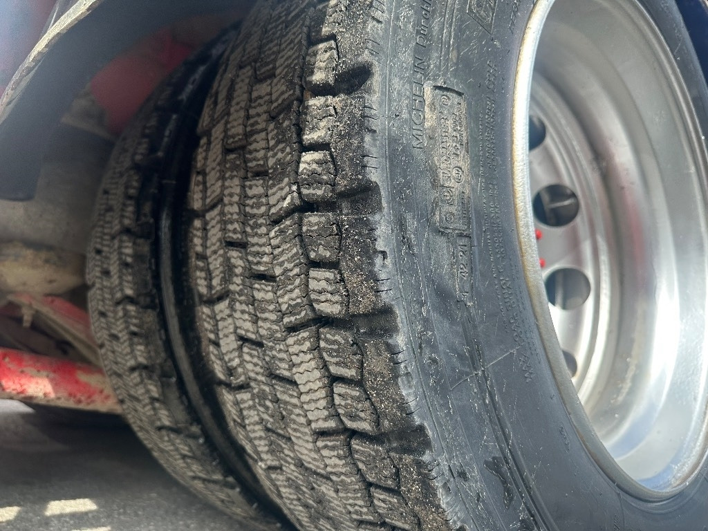 Volvo FH12 460 - شاحنات مسطحة: صورة 5 Volvo FH12 460 - شاحنات مسطحة: صورة 5