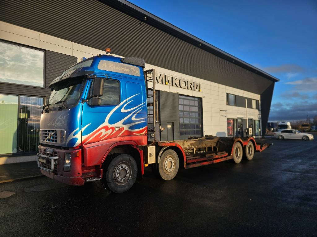 Volvo FH12 8x4 - شاحنة قطع الأشجار: صورة 1 Volvo FH12 8x4 - شاحنة قطع الأشجار: صورة 1